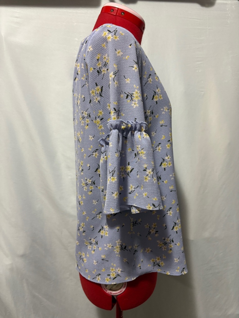 Everly Lavender Floral Ruffle Sleeve Blouse SM470 - Picture 2 of 5